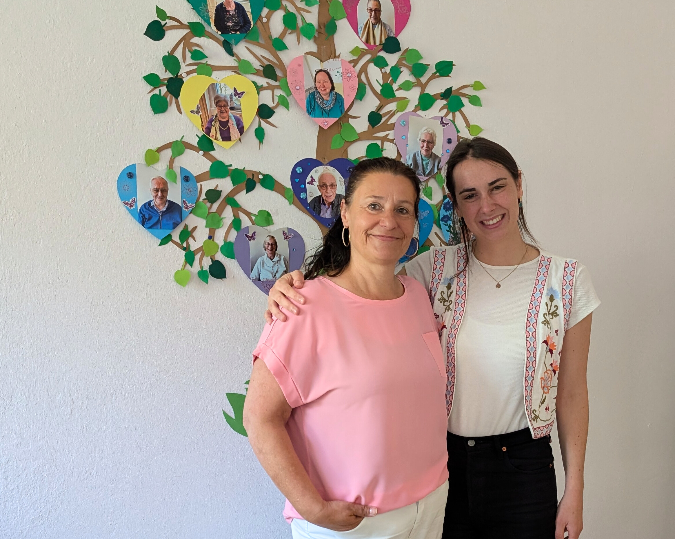 Manuela Lehmann von der Alzheimer Gesellschaft im Landkreis Gifhorn mit Jette Schneider von der Alzheimer Gesellschaft Niedersachsen.